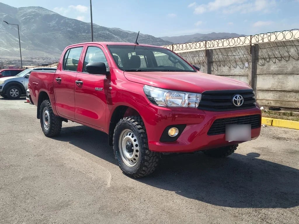 Toyota Hilux Dc 4x4 2.4 D Dx Mt año 2024