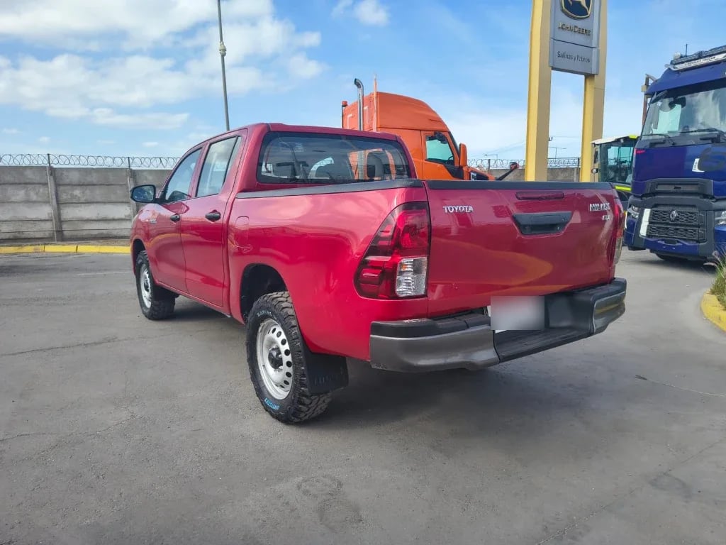 Toyota Hilux Dc 4x4 2.4 D Dx Mt año 2024