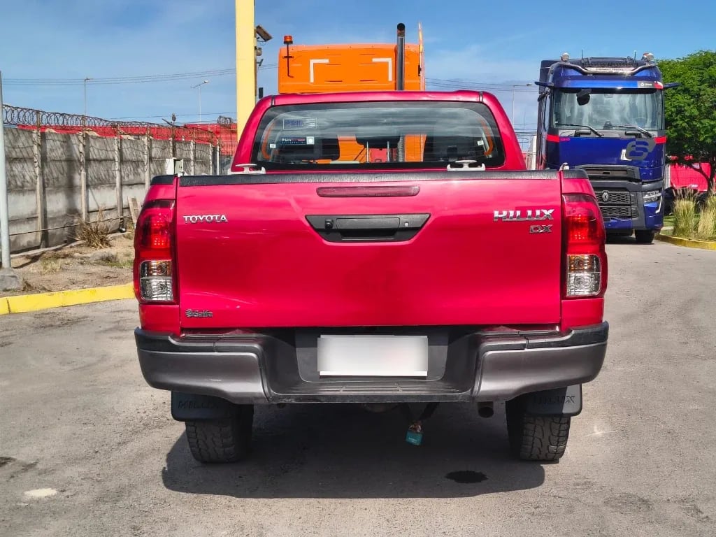 Toyota Hilux Dc 4x4 2.4 D Dx Mt año 2024