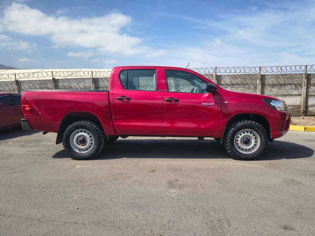 Toyota Hilux Dc 4x4 2.4 D Dx Mt año 2024