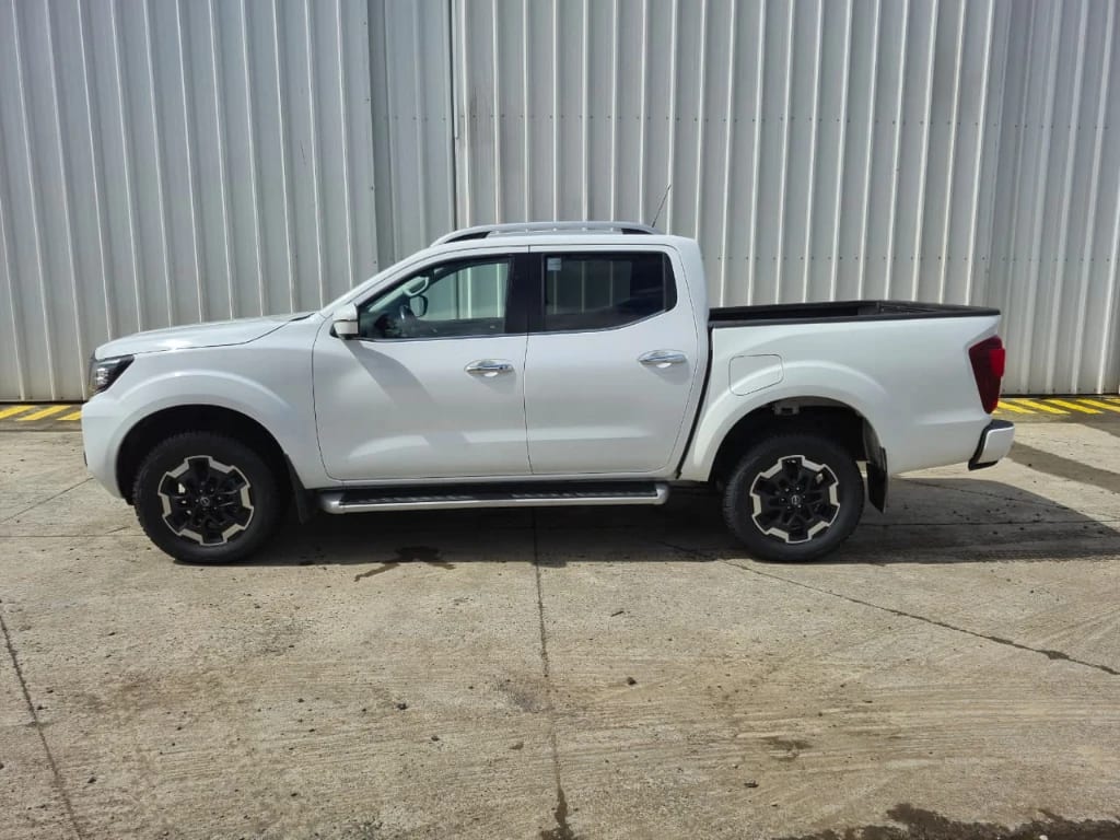 Nissan Navara Navara Le Mt Dcab Mt 4x4 2.3 año 2023