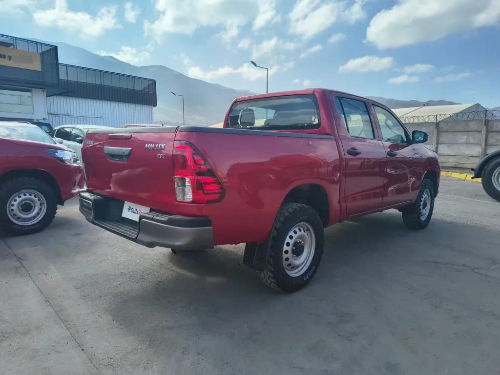 Toyota Hilux Dc 4x4 2.4 D Dx Mt año 2024