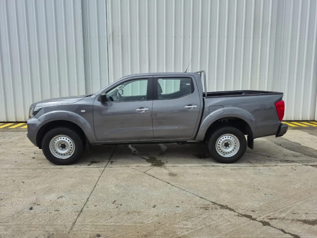 Nissan Navara Navara Se D Cab Mt 4x2 2.3 año 2023