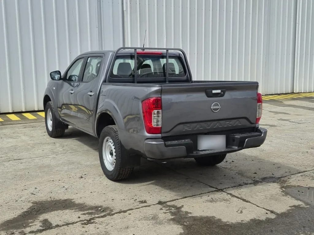 Nissan Navara Navara Se D Cab Mt 4x2 2.3 año 2023