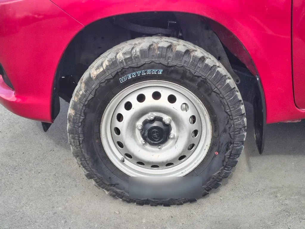 Toyota Hilux Dc 4x4 2.4 D Dx Mt año 2024