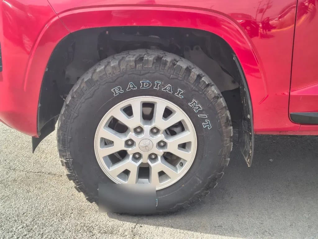 Mitsubishi L200 Katana D/c 2.4 Tdi Mt Xrt 4x4 año 2024