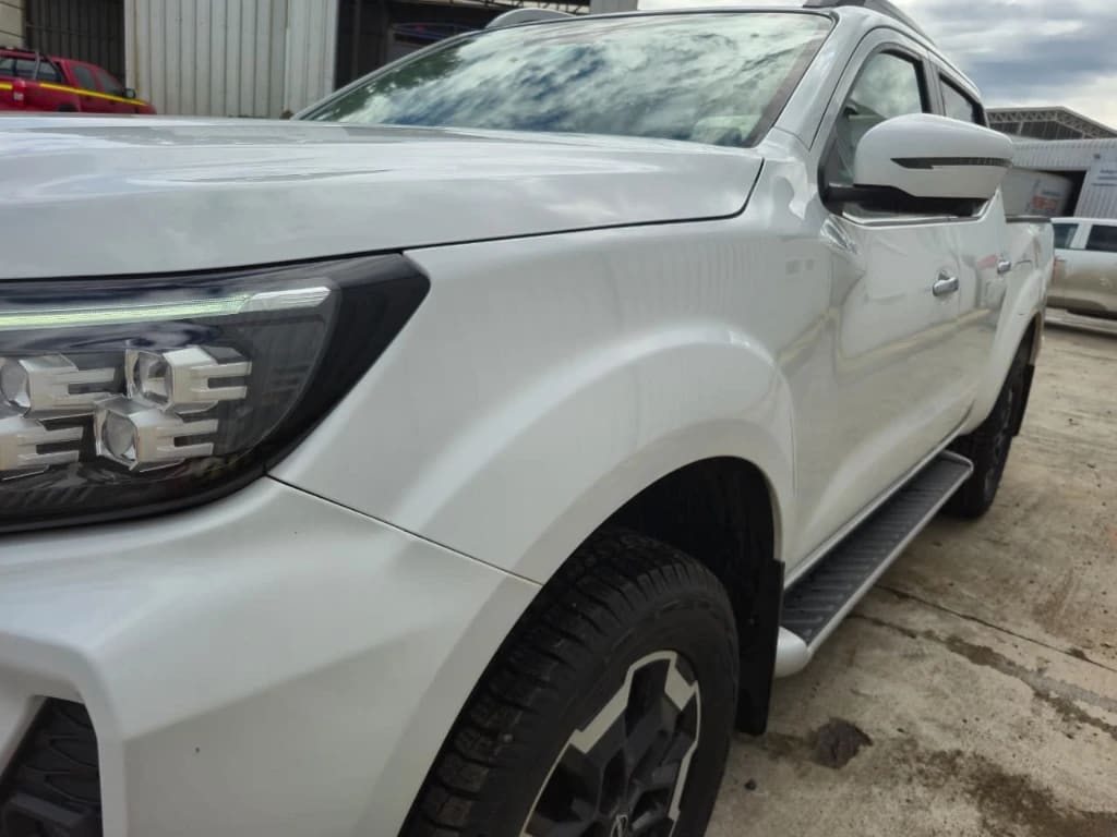 Nissan Navara Navara Le Mt Dcab Mt 4x4 2.3 año 2023