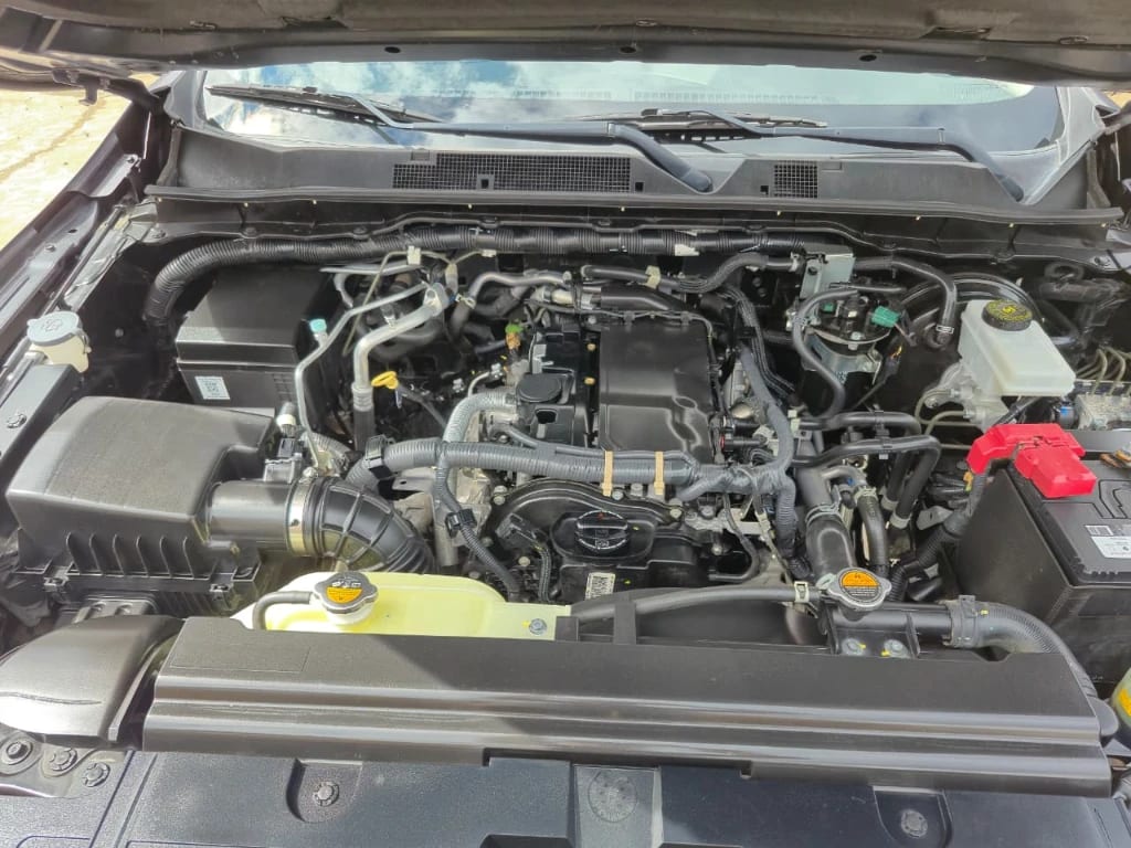 Nissan Navara Navara Se D Cab Mt 4x2 2.3 año 2023