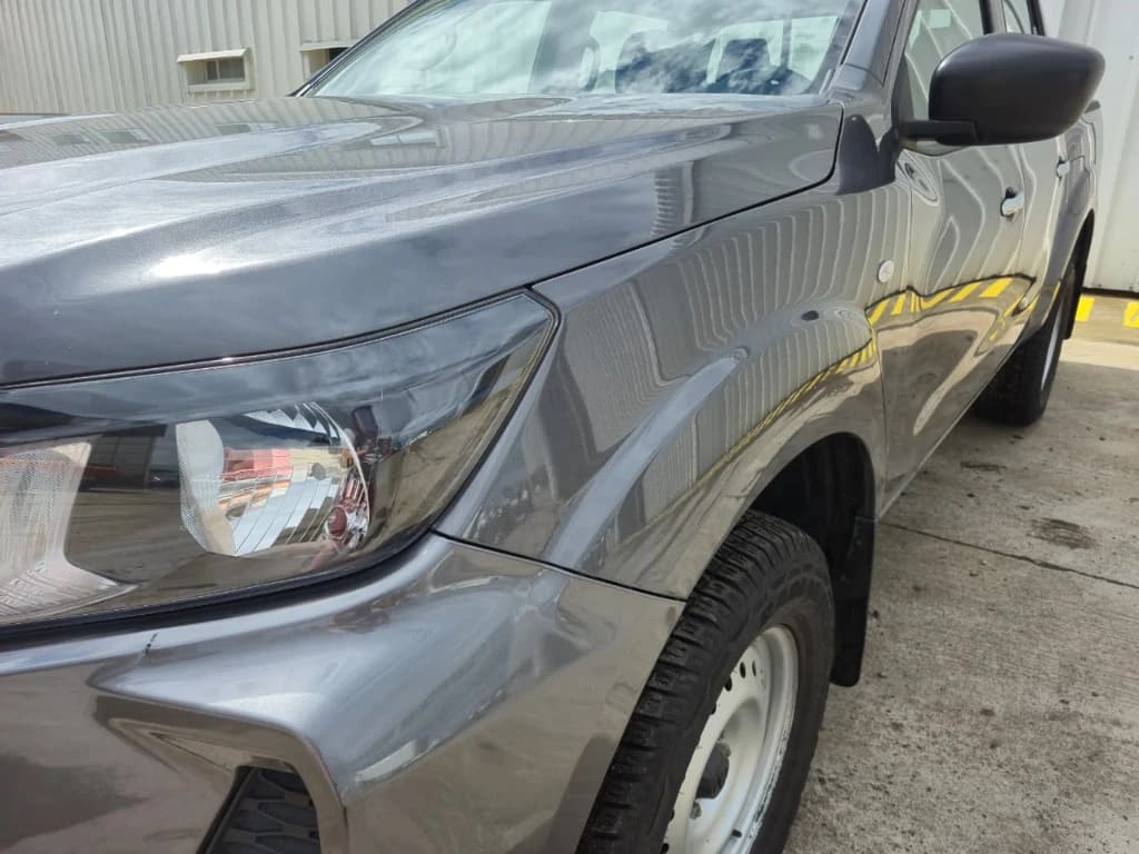 Nissan Navara Navara Se D Cab Mt 4x2 2.3 año 2023