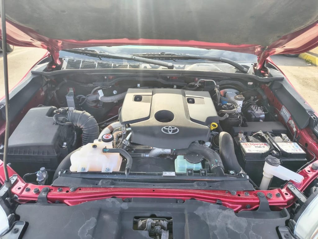 Toyota Hilux Dc 4x4 2.4 D Dx Mt año 2024