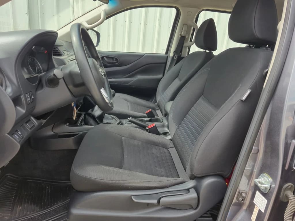 Nissan Navara Navara Se D Cab Mt 4x2 2.3 año 2023