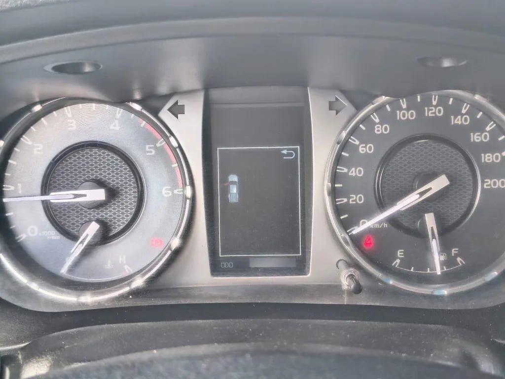 Toyota Hilux Dc 4x4 2.4 D Dx Mt año 2024