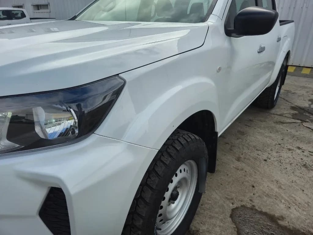 Nissan Navara Navara Se D Cab Mt 4x4 2.3 año 2023