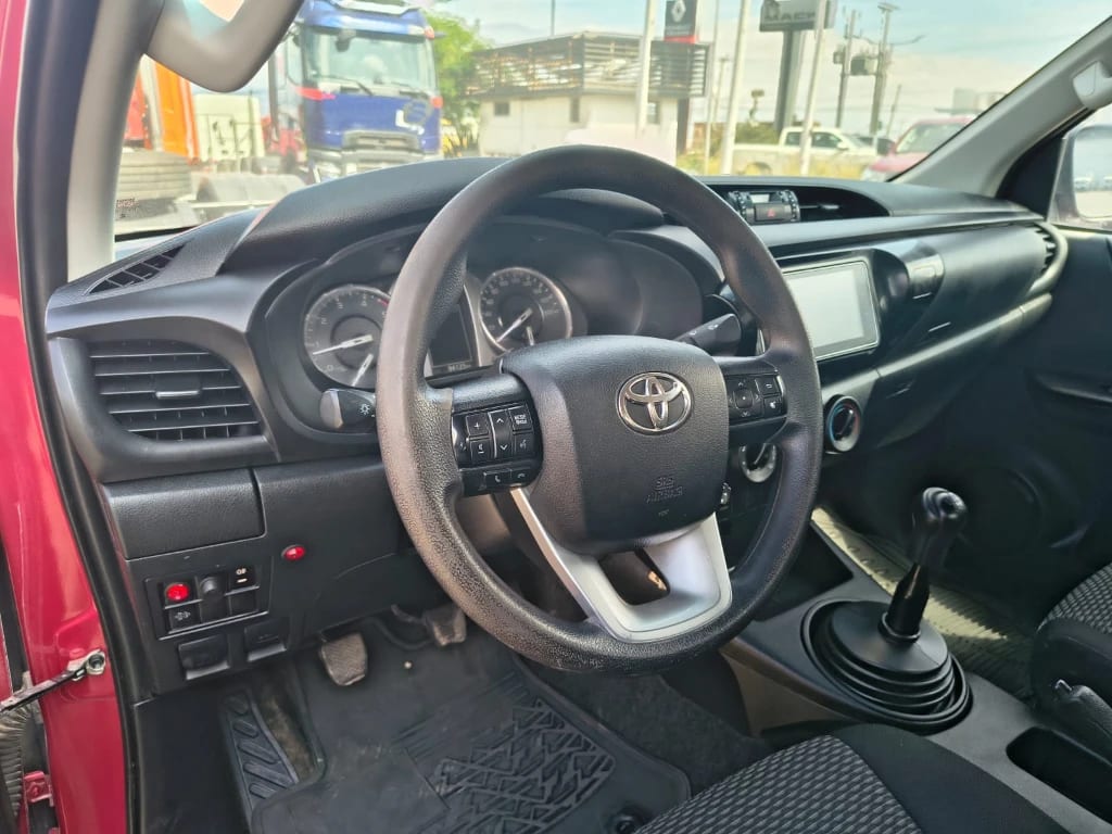 Toyota Hilux Dc 4x4 2.4 D Dx Mt año 2024