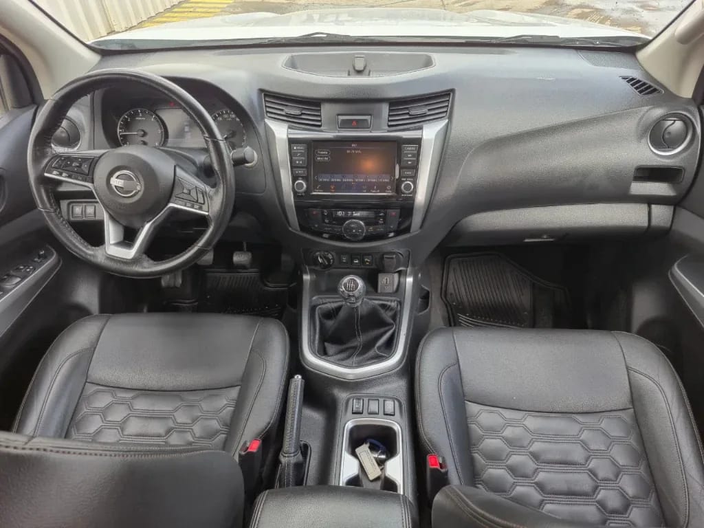 Nissan Navara Navara Le Mt Dcab Mt 4x4 2.3 año 2023