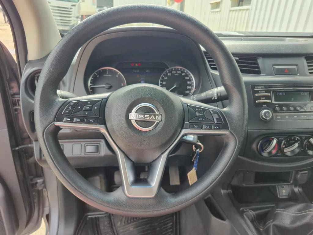 Nissan Navara Navara Se D Cab Mt 4x2 2.3 año 2023