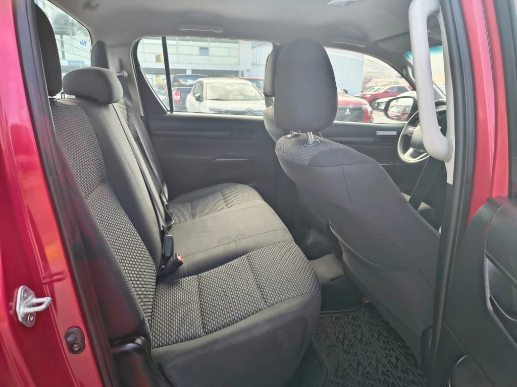 Toyota Hilux Dc 4x4 2.4 D Dx Mt año 2024
