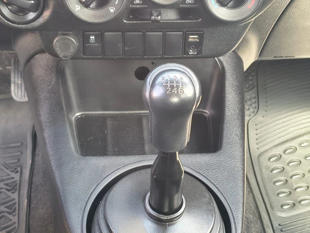 Toyota Hilux Dc 4x4 2.4 D Dx Mt año 2024