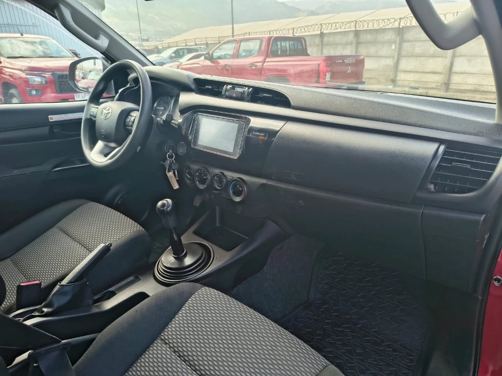 Toyota Hilux Dc 4x4 2.4 D Dx Mt año 2024