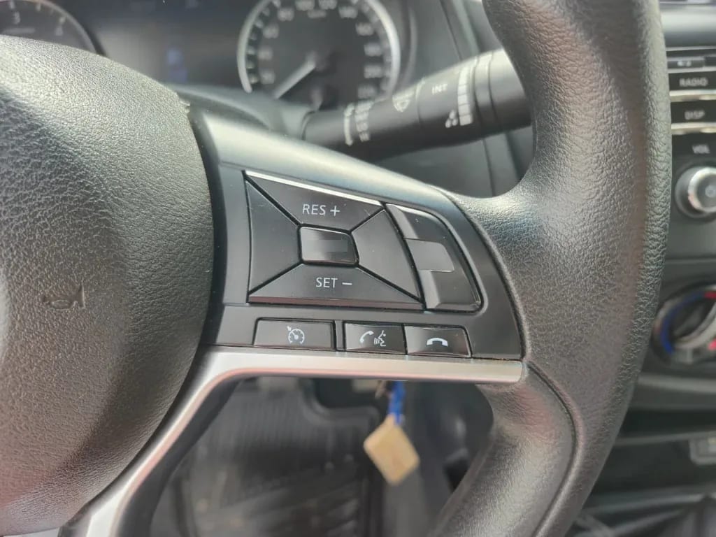 Nissan Navara Navara Se D Cab Mt 4x2 2.3 año 2023