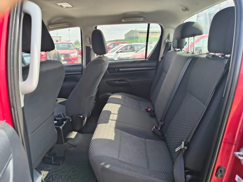 Toyota Hilux Dc 4x4 2.4 D Dx Mt año 2024