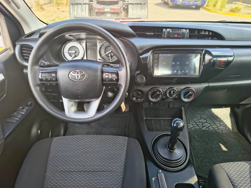 Toyota Hilux Dc 4x4 2.4 D Dx Mt año 2024