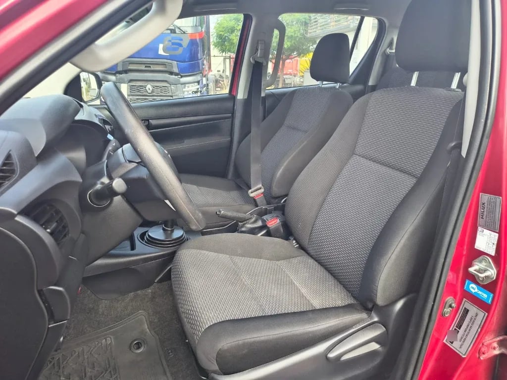 Toyota Hilux Dc 4x4 2.4 D Dx Mt año 2024