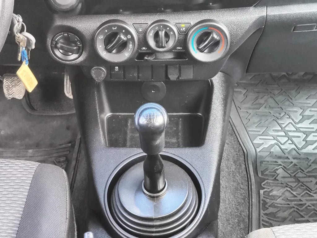 Toyota Hilux Dc 4x4 2.4 D Dx Mt año 2024