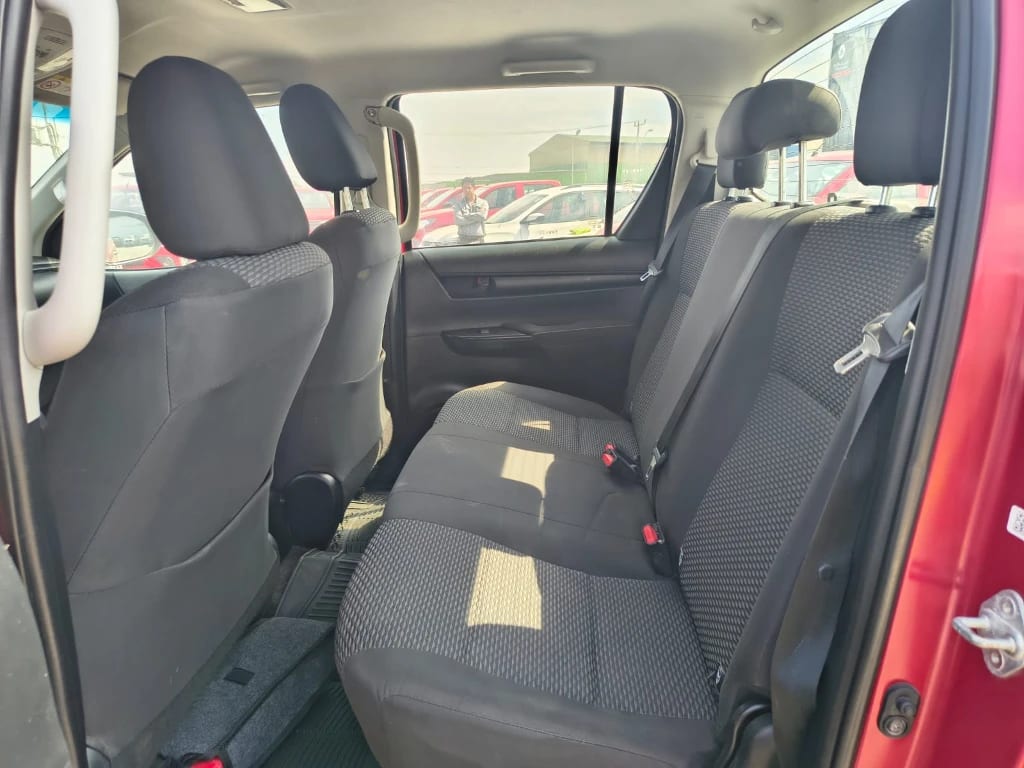 Toyota Hilux Dc 4x4 2.4 D Dx Mt año 2024