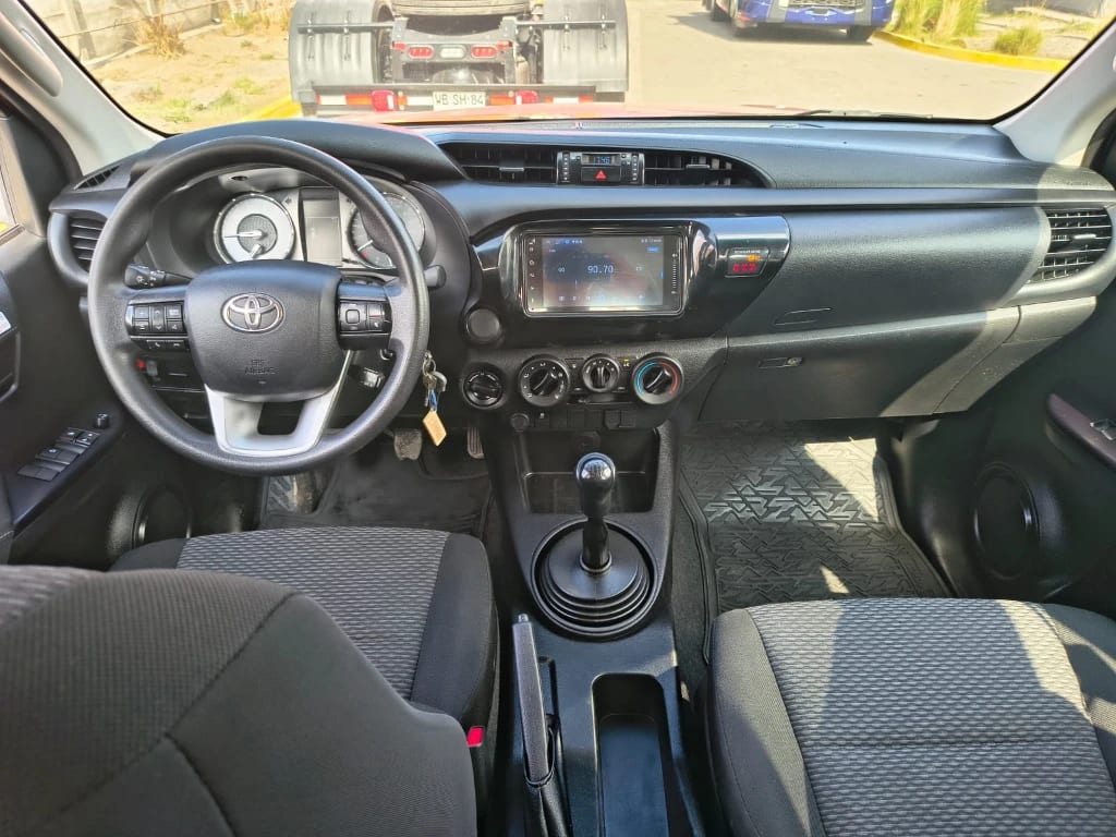 Toyota Hilux Dc 4x4 2.4 D Dx Mt año 2024