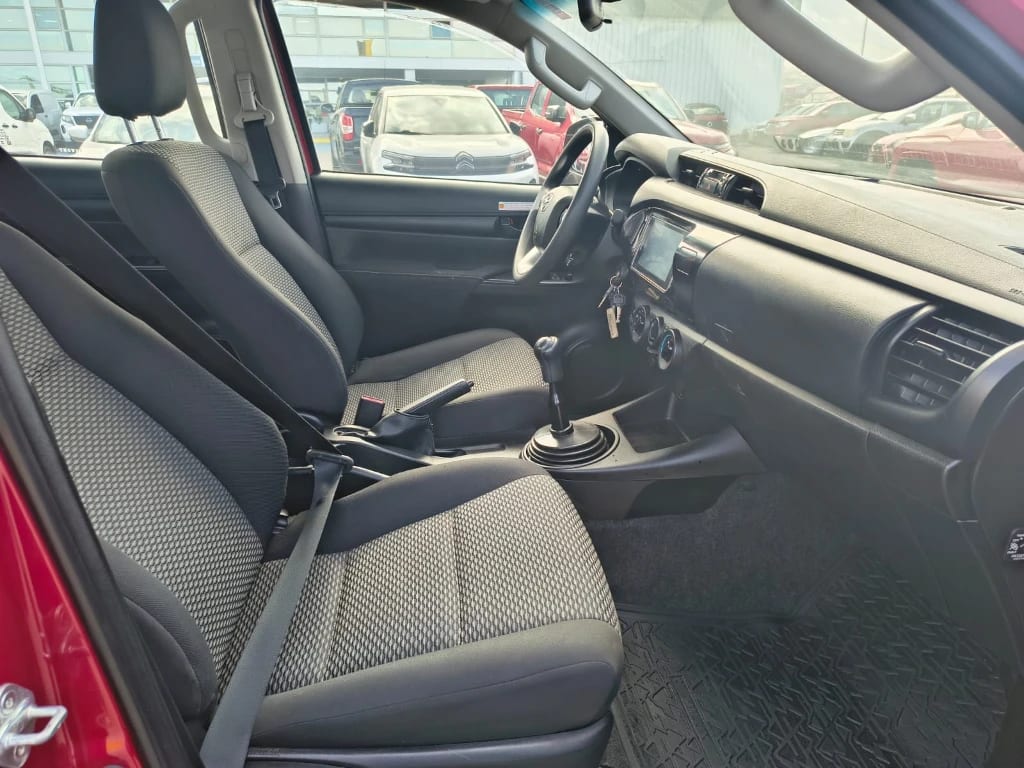 Toyota Hilux Dc 4x4 2.4 D Dx Mt año 2024
