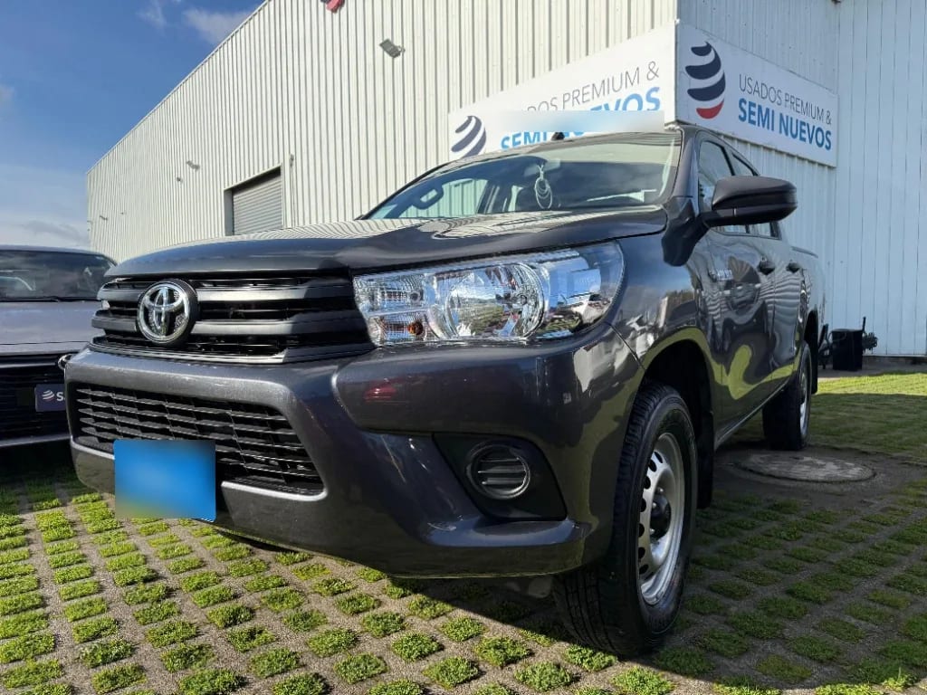 Toyota Hilux 4x2 2.4 Mt Dx año 2026 Toyota Hilux 4x2 2.4 Mt Dx año 2026