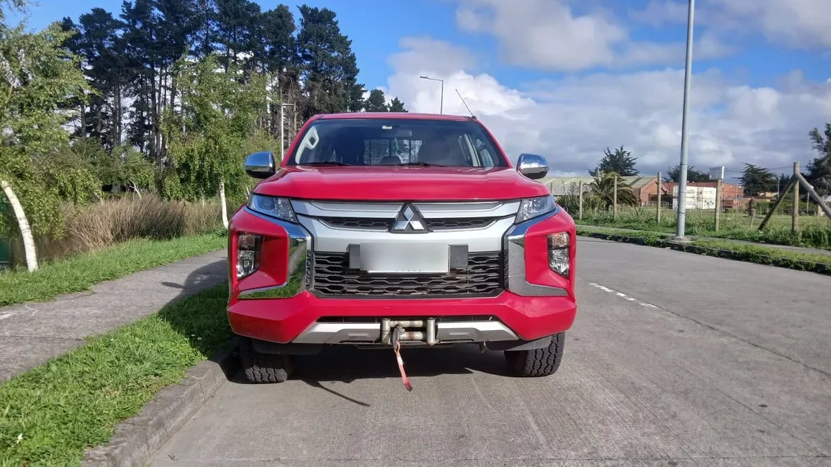 MITSUBISHI L200 2.4 Di-D Doble Cabina año 2022
