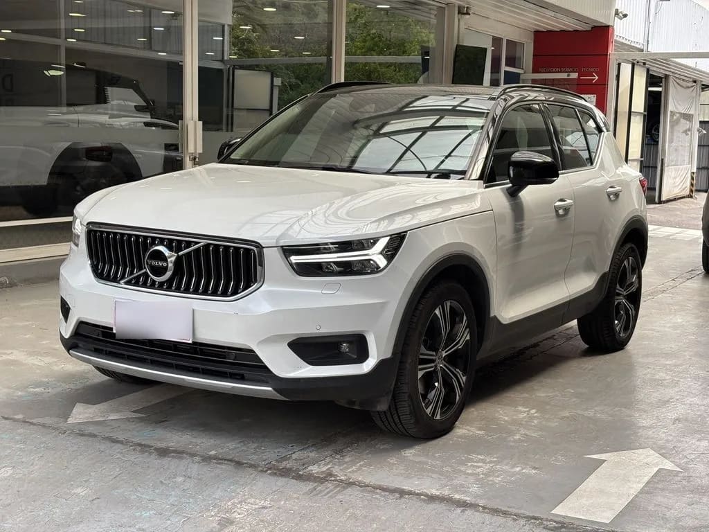 Volvo Xc40 2.0 T4 Kinect 4x4 At 5p año 2021 Volvo Xc40 2.0 T4 Kinect 4x4 At 5p año 2021