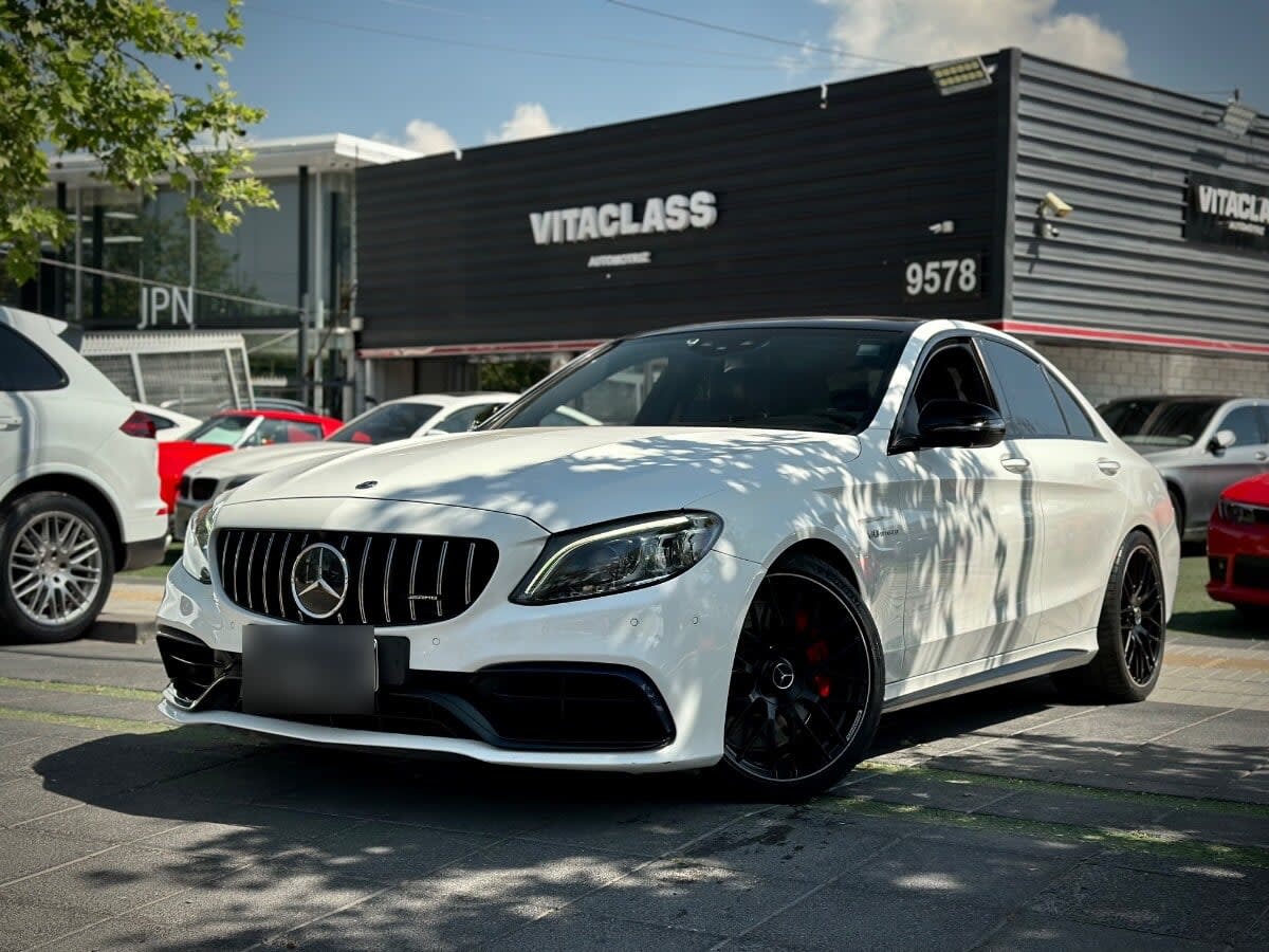 Mercedes-Benz C63 S año 2021