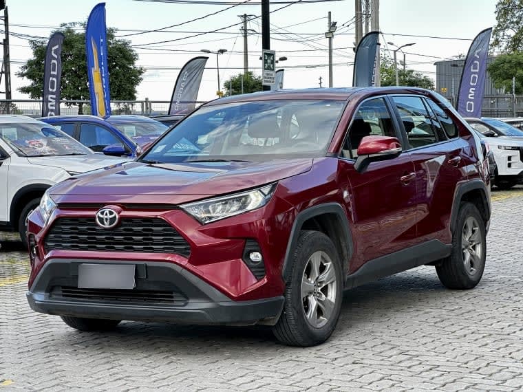 Toyota Rav4 2.0 Le Mt año 2023