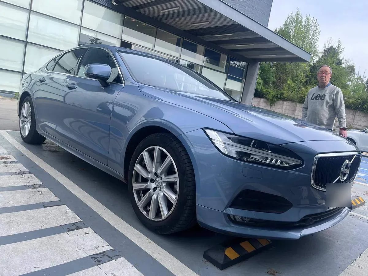 Volvo S90 2.0 T5 Momentum Fwd At 4p año 2021