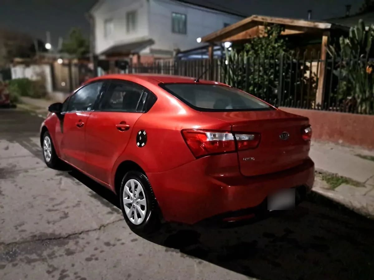 KIA MOTORS RIO 4 1.4 Ub Ex Ac Ab At año 2012 KIA MOTORS RIO 4 1.4 Ub Ex Ac Ab At año 2012