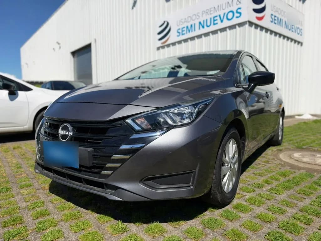 Nissan Versa 1.6 Sense 4x2 Mt 4p año 2025