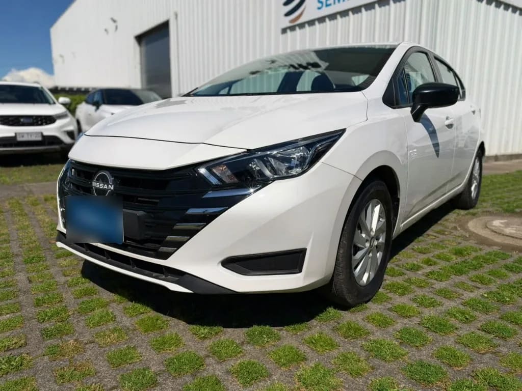 Nissan Versa 1.6 Sense 4x2 Mt 4p año 2025 Nissan Versa 1.6 Sense 4x2 Mt 4p año 2025