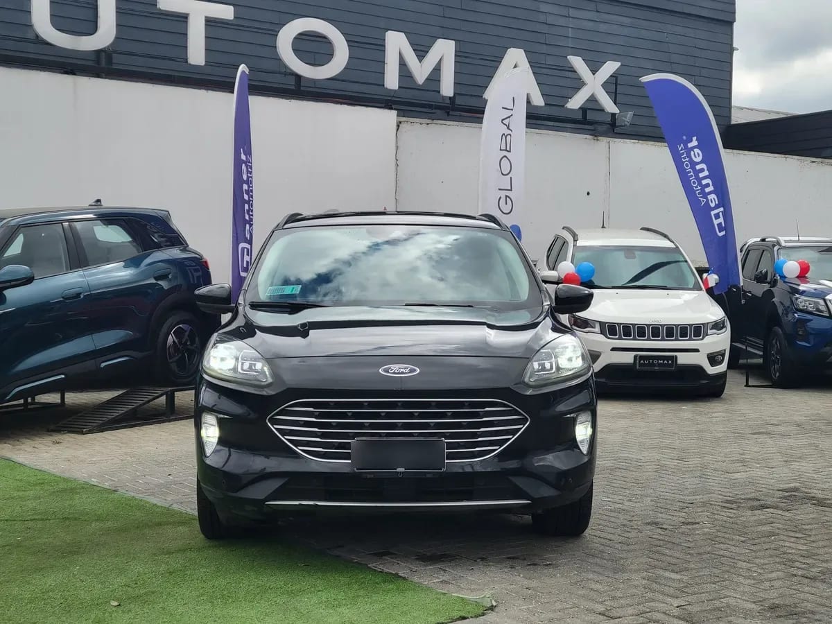 FORD ESCAPE  año 2023