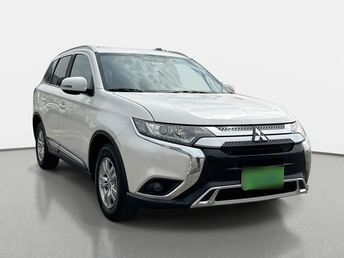 Mitsubishi Outlander 2.0 4x2 Mt 5p año 2019 Mitsubishi Outlander 2.0 4x2 Mt 5p año 2019