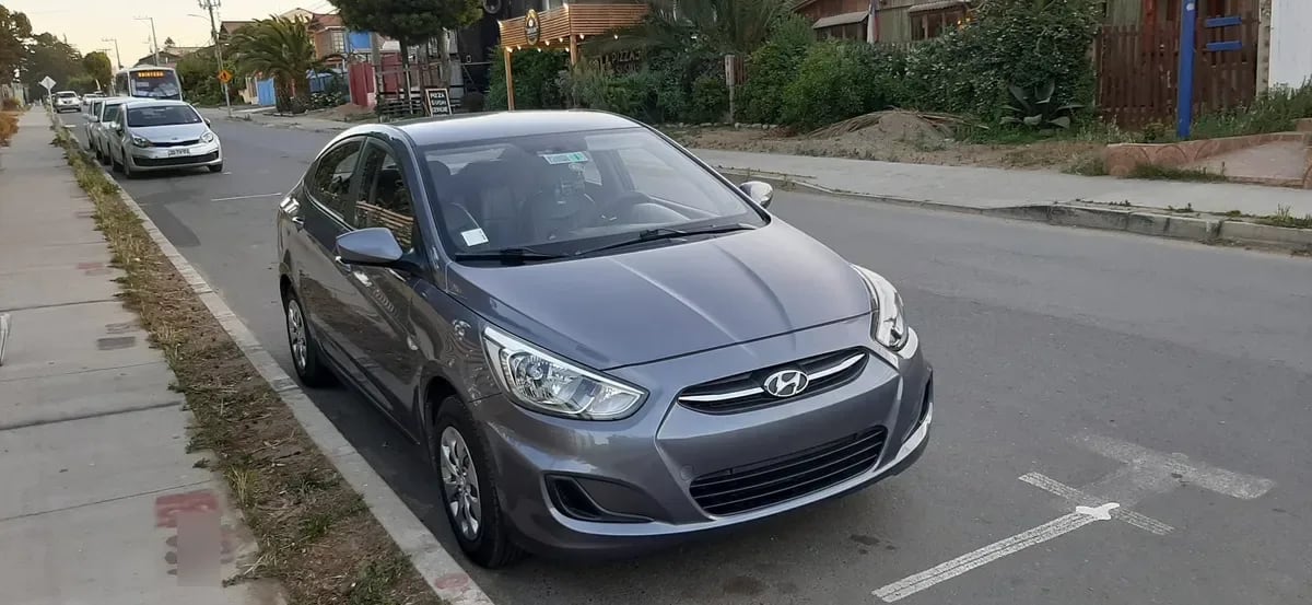 HYUNDAI ACCENT Rb Gl 1.4 año 2017