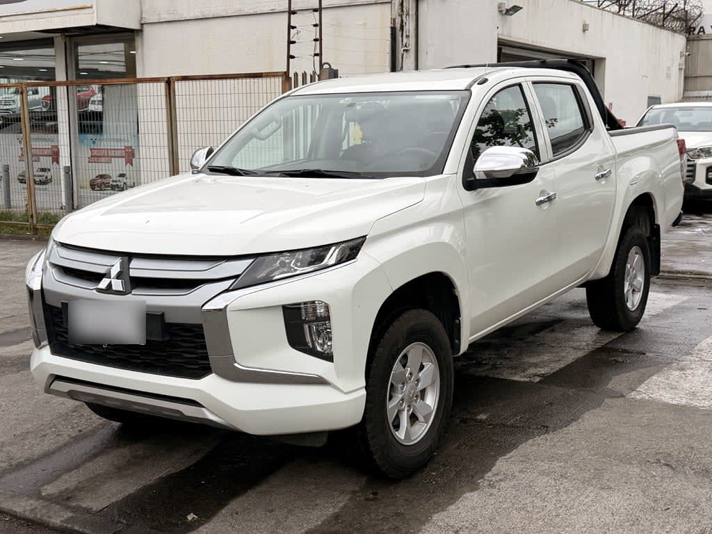 Mitsubishi L200 2.4 Katana Cr año 2023