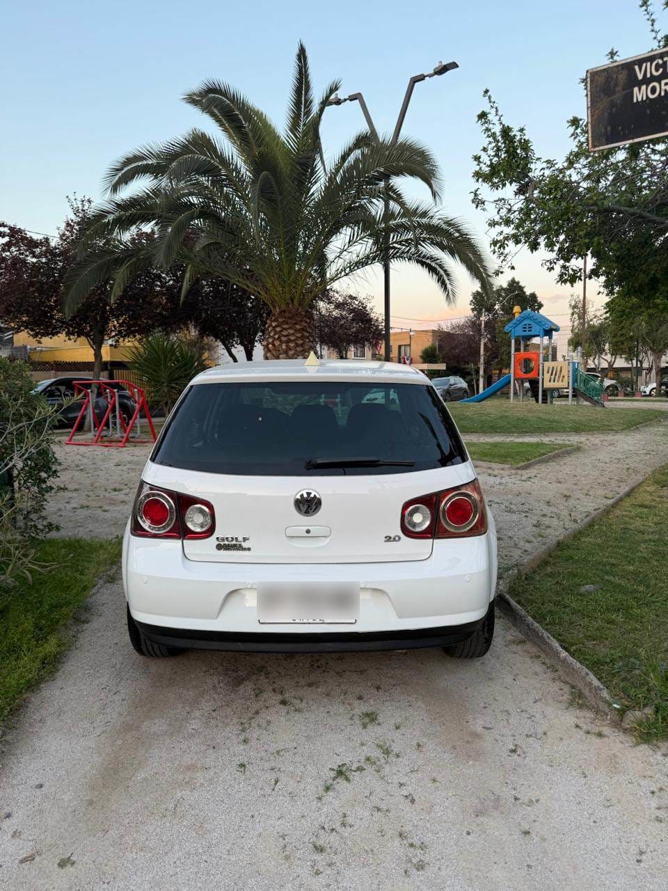 VOLKSWAGEN GOLF 2.0 Highline Mt año 2010