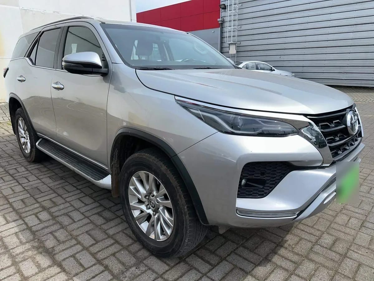 Toyota Fortunner 2.7 Srx 4x2 At 5p año 2022