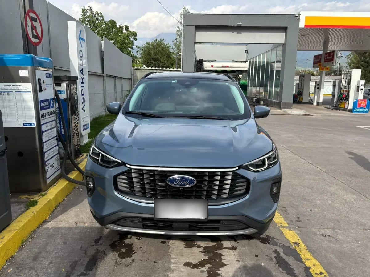 FORD ESCAPE 2.5 Platinum Hev At 4x4 Hibrido año 2025 FORD ESCAPE 2.5 Platinum Hev At 4x4 Hibrido año 2025