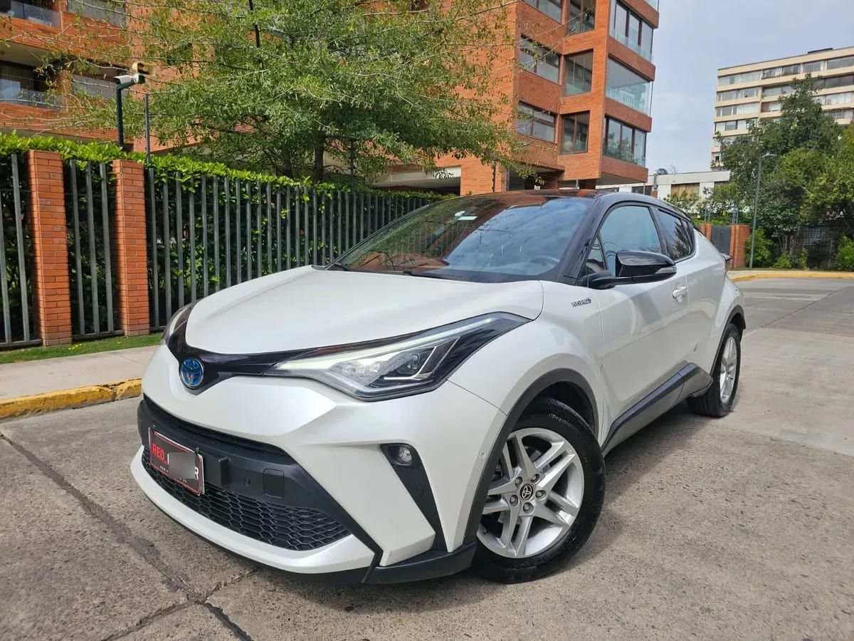 TOYOTA C- HR HEV año 2024 TOYOTA C- HR HEV año 2024
