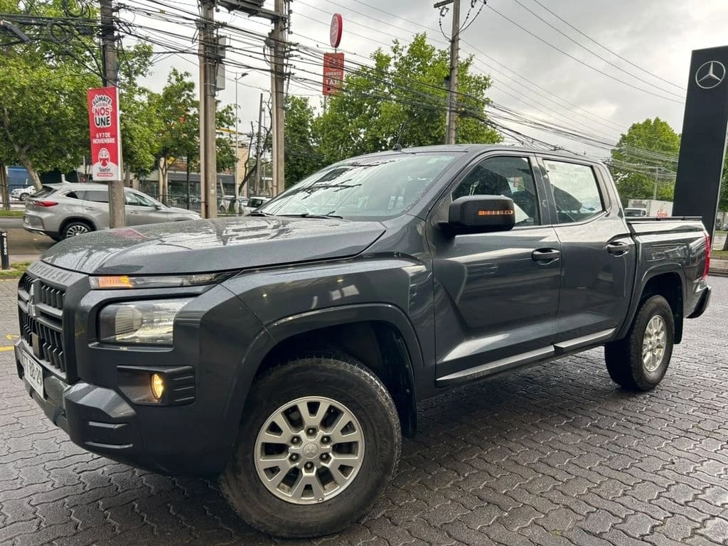 Mitsubishi L200 Katana Xrt 4x4 2.4 año 2025