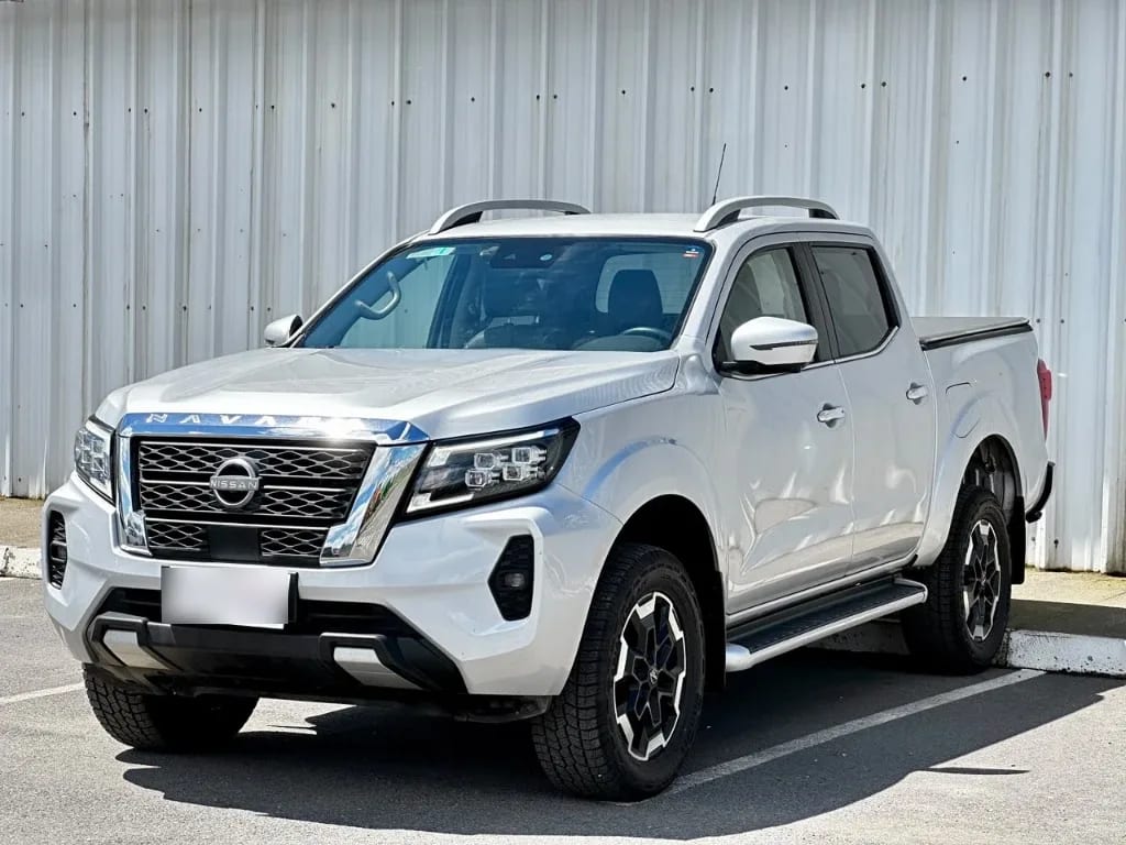Nissan Navara Navara Dc 4x4 2.3tdi Le At año 2023 Nissan Navara Navara Dc 4x4 2.3tdi Le At año 2023